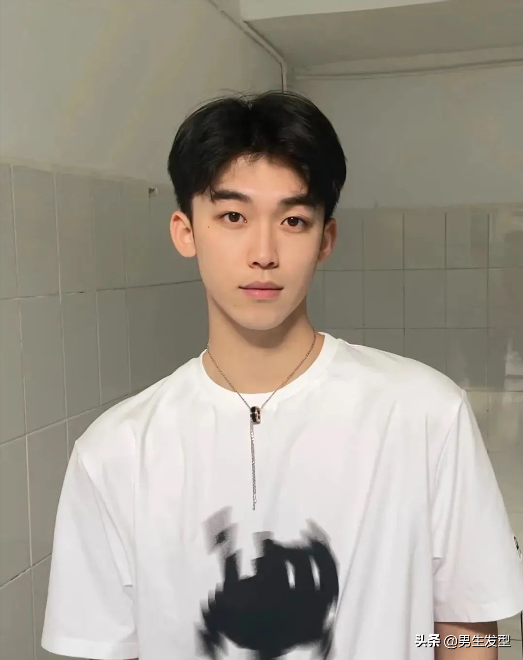 170cm男生别留锅盖头了剪这3款发型帅气又显高