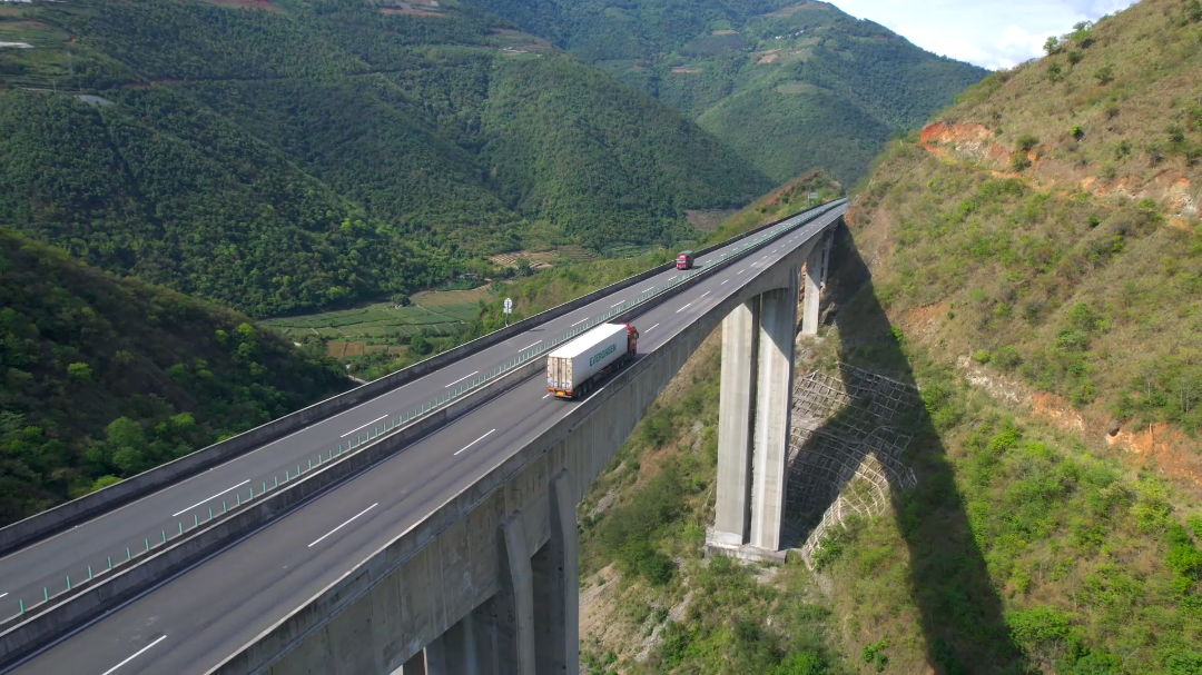 南北贯通东西相连 天候高速引领石屏快速发展|高速公路_新浪新闻