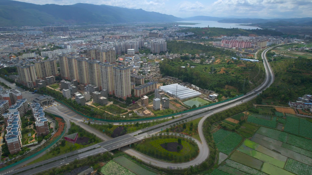 南北贯通东西相连天候高速引领石屏快速发展