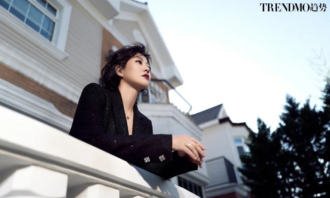 演员郝蕾trendmo趋势六月封面大片演绎复古优雅贵妇格调