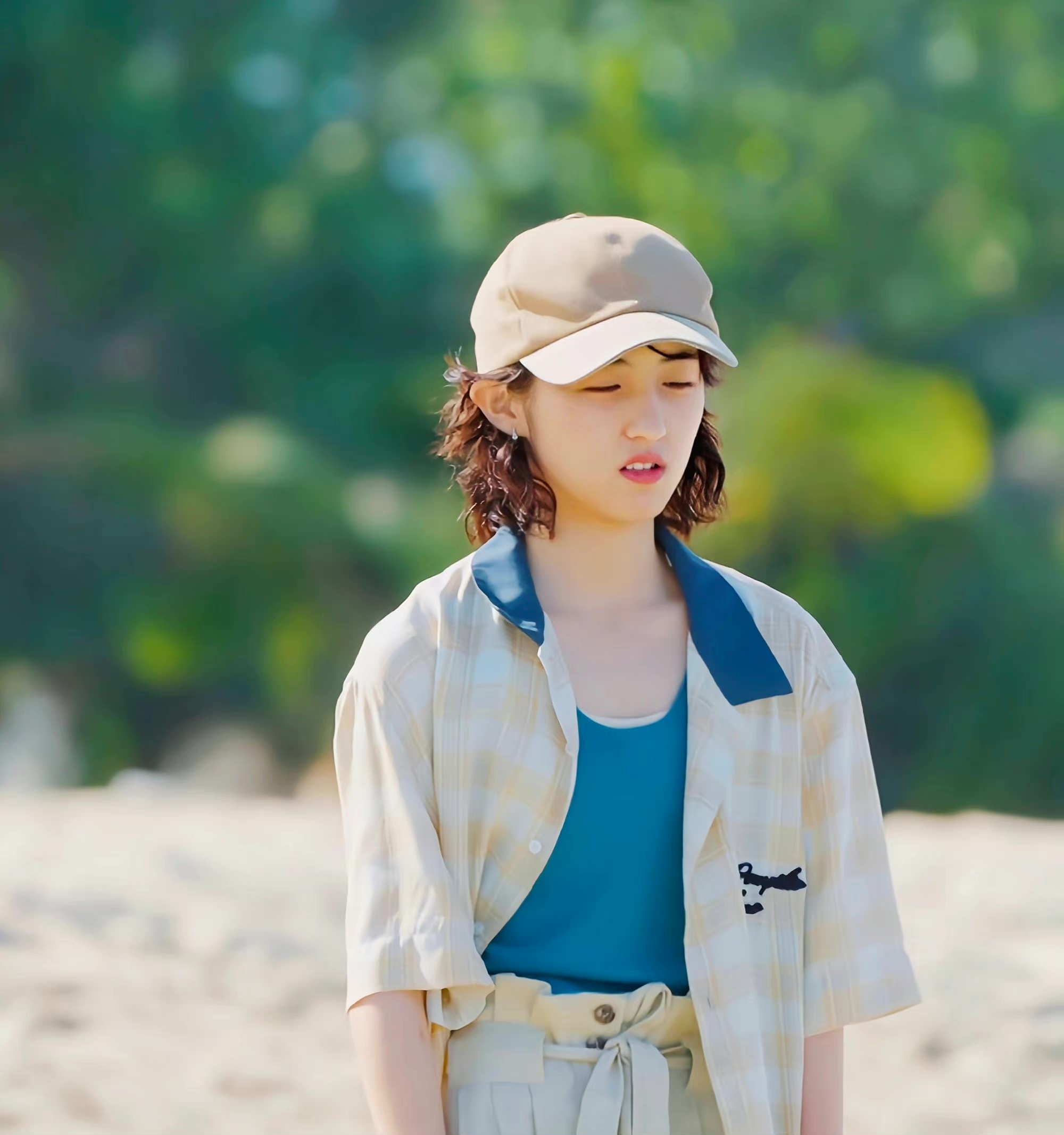 论张子枫的少年感穿t恤衫清爽每一套都充满青春感