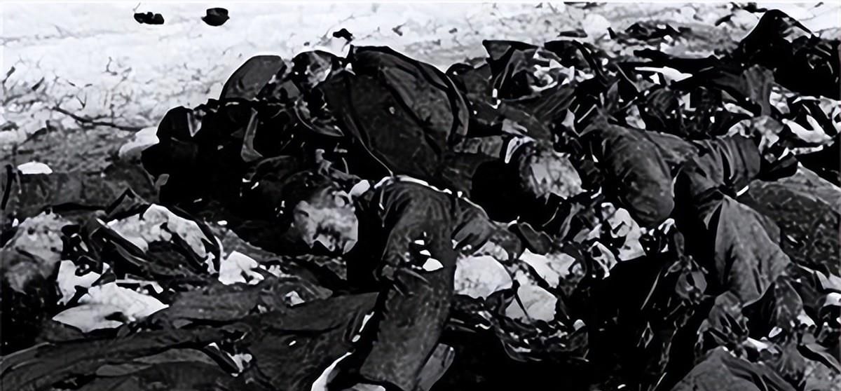 看着上甘岭遍地敌尸8连4班提出了一个大胆想法最终全员生还