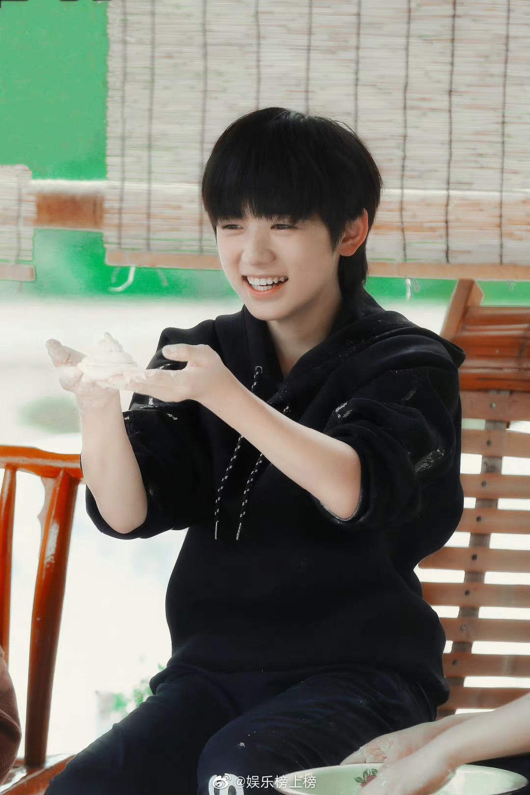 好可爱|宋亚轩_新浪新闻