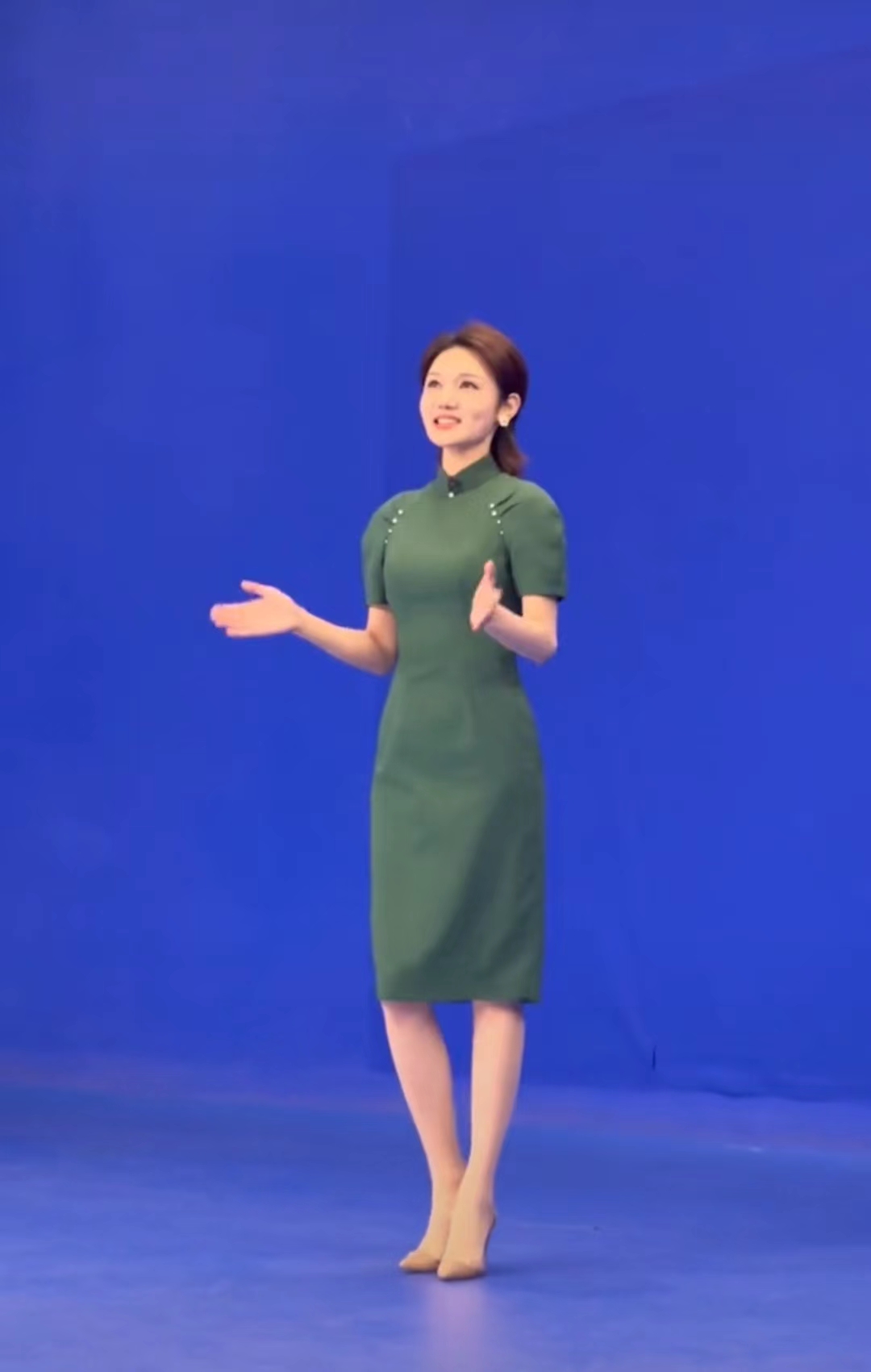 央视美女主持穿旗袍个个有颜值又有才华气质优雅又有韵味