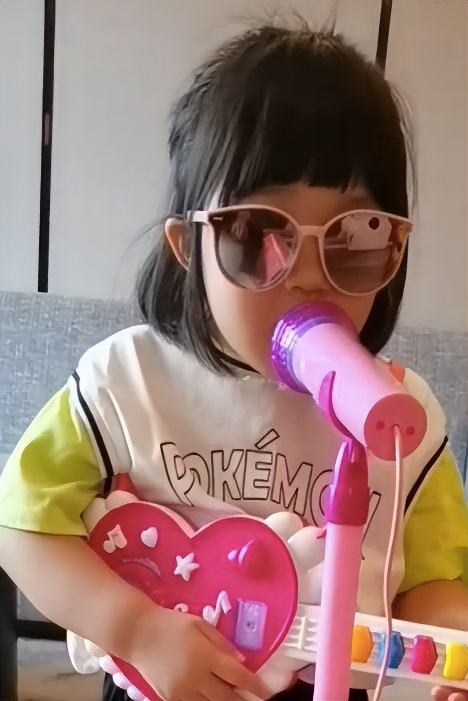 王祖蓝晒出女儿唱歌视频，gabby要继承爸爸衣钵，或将进入演艺圈休闲区蓝鸢梦想 - Www.slyday.coM