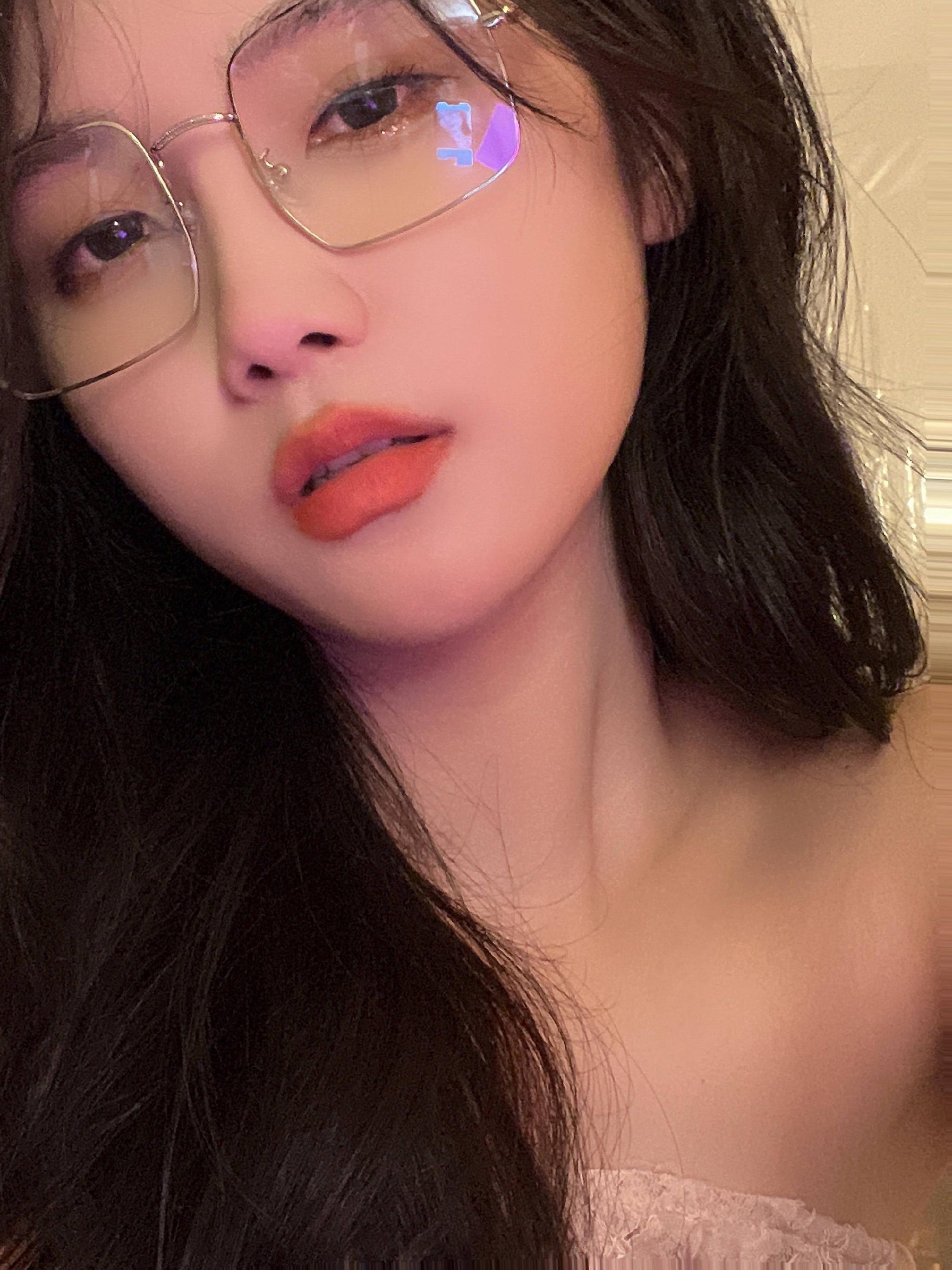 宋昕冉这迷人的电眼简直无法让人直视