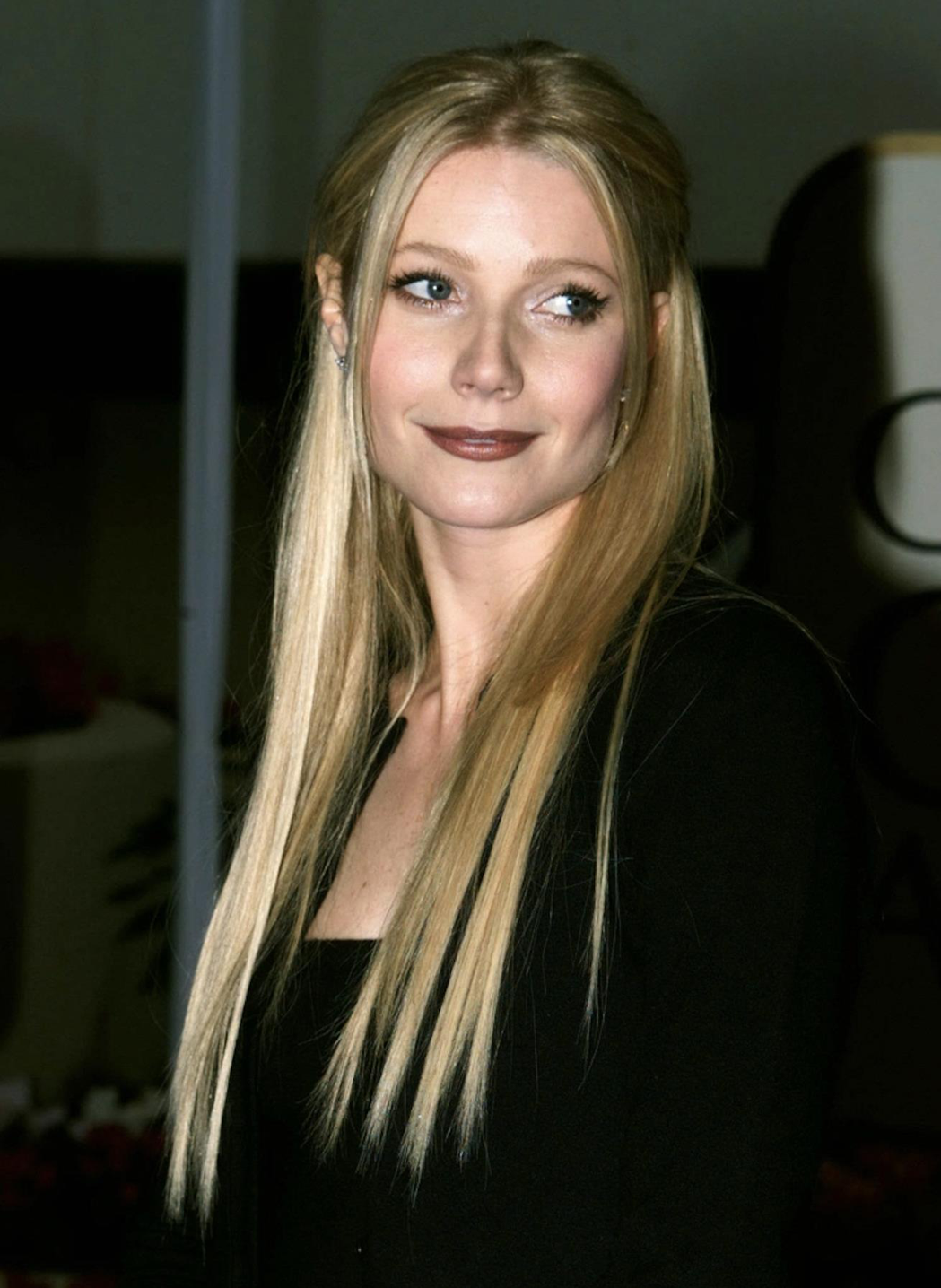 格温妮斯帕特洛为女儿苹果庆祝18岁生日大赞女儿比她想象得好