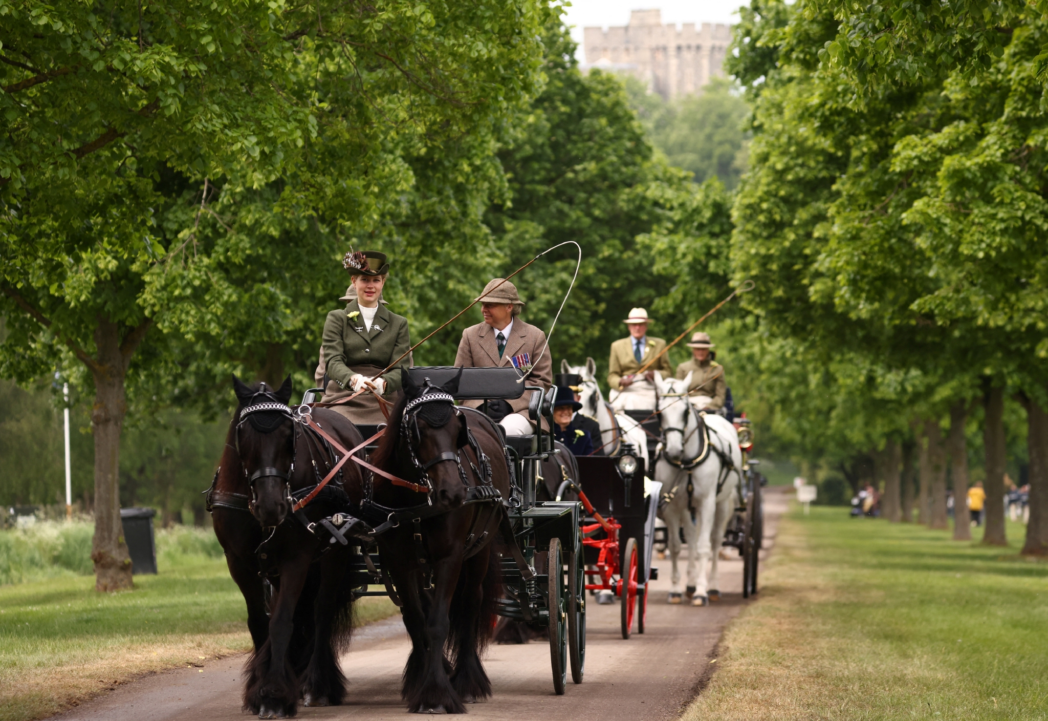 5月15日,在英国温莎,人们驾驶马车参加马秀活动.