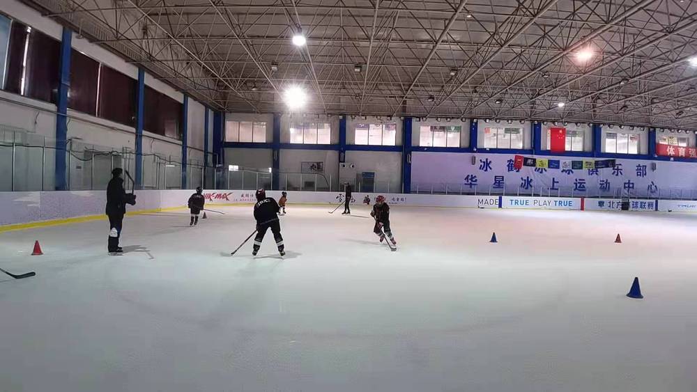 追光丨国际家庭日：什么是快乐星球，啊不，体育家庭？休闲区蓝鸢梦想 - Www.slyday.coM