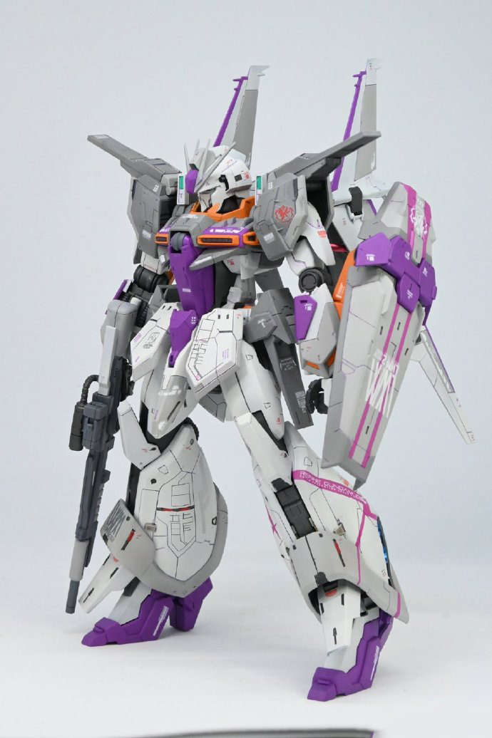 机动战士高达re林德虫z3配色高达模型