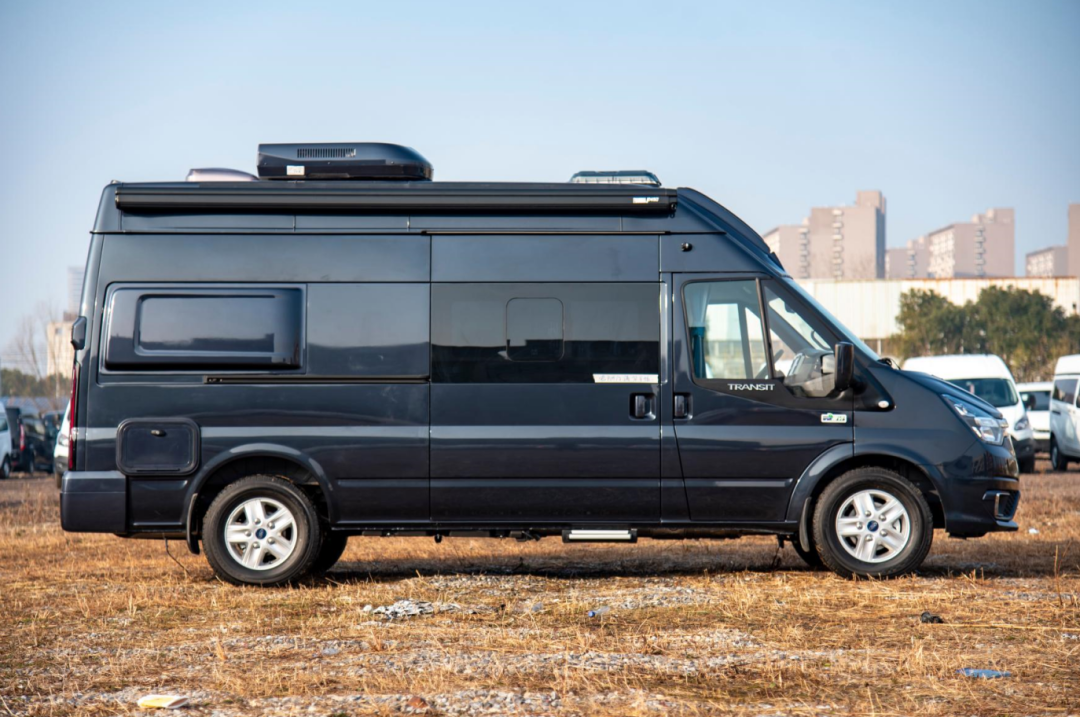 初见惊艳细品入心瑞弗启界r700b型商旅房车新标杆