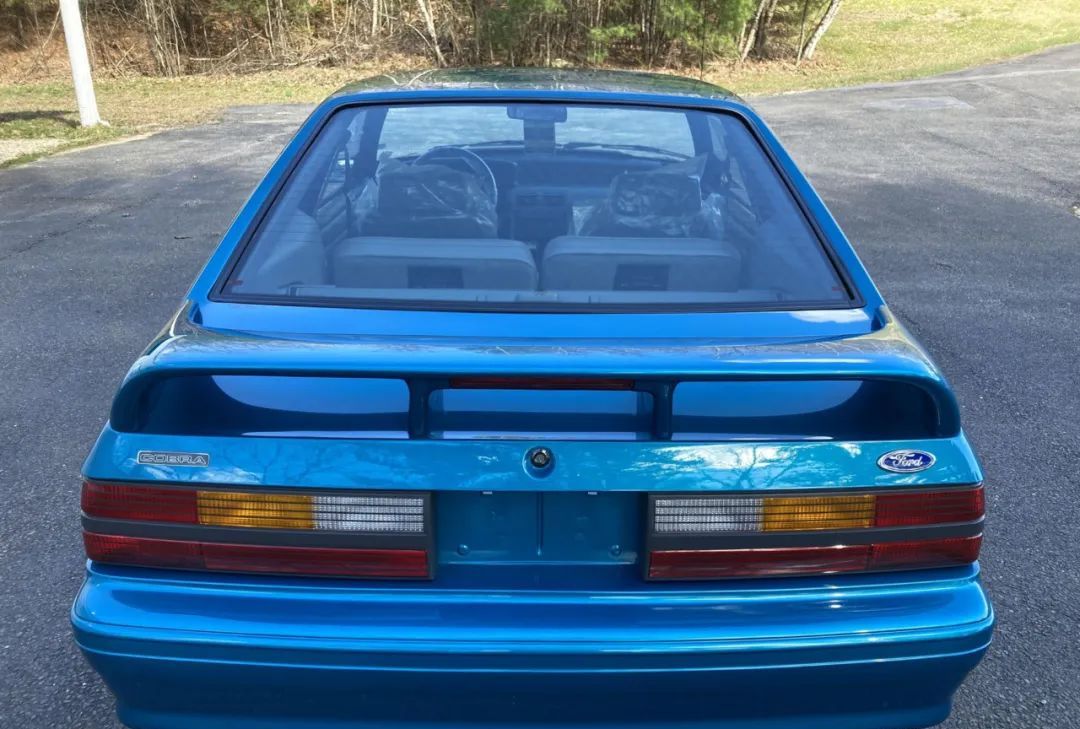 1993年第三代福特野马太像家用车了吧