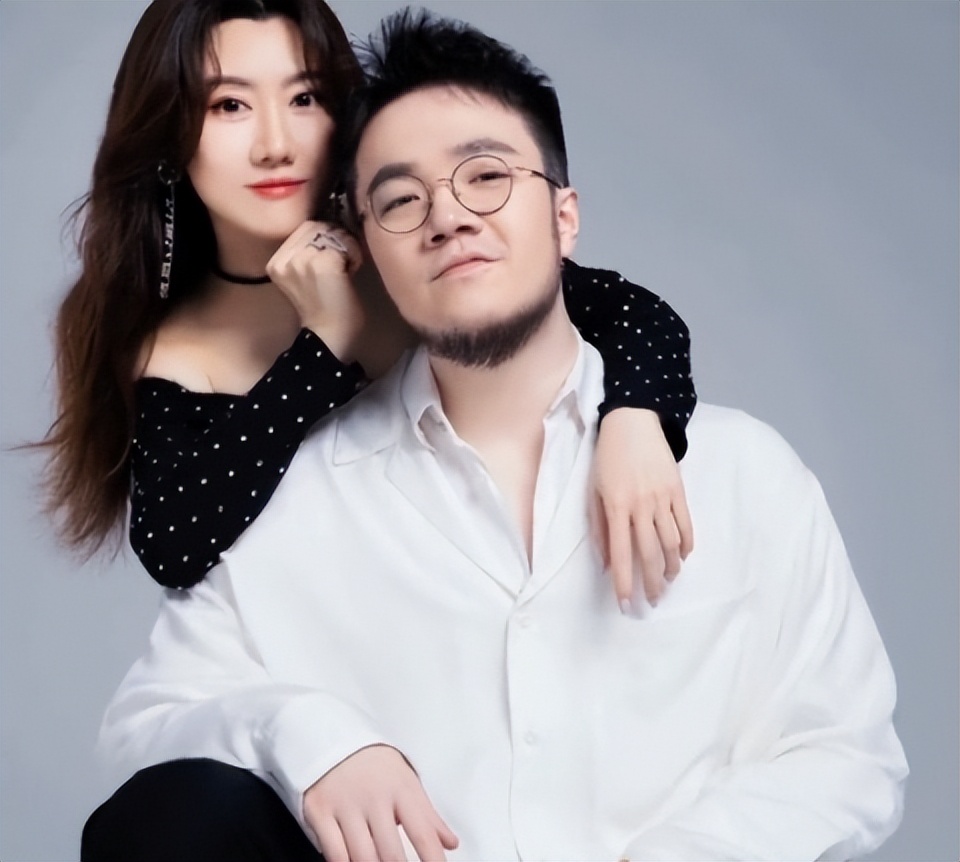 宋丹丹儿媳王博谷比儿子大7岁还吸烟连生两子才获婆婆认可