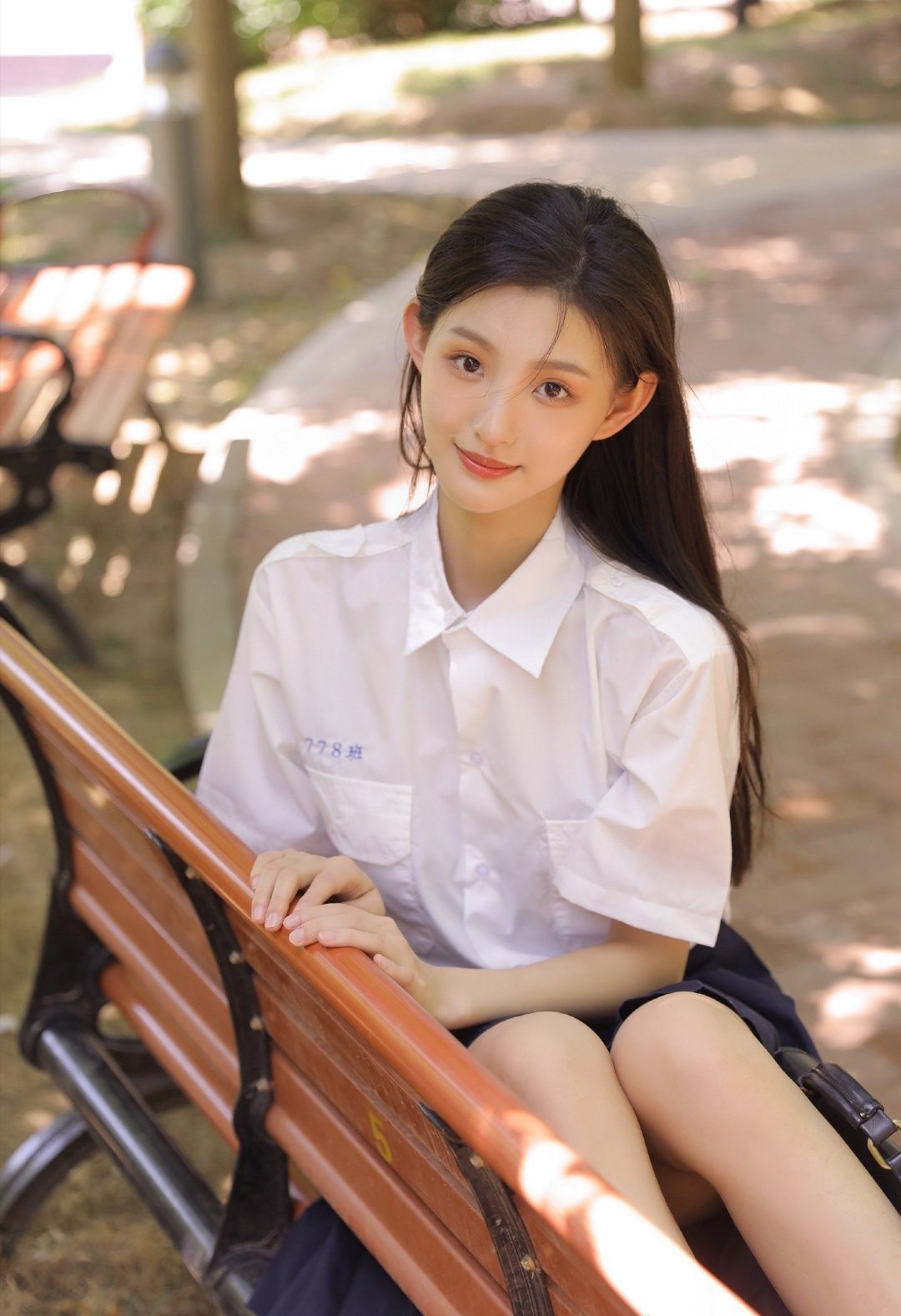 校花美女小姐姐