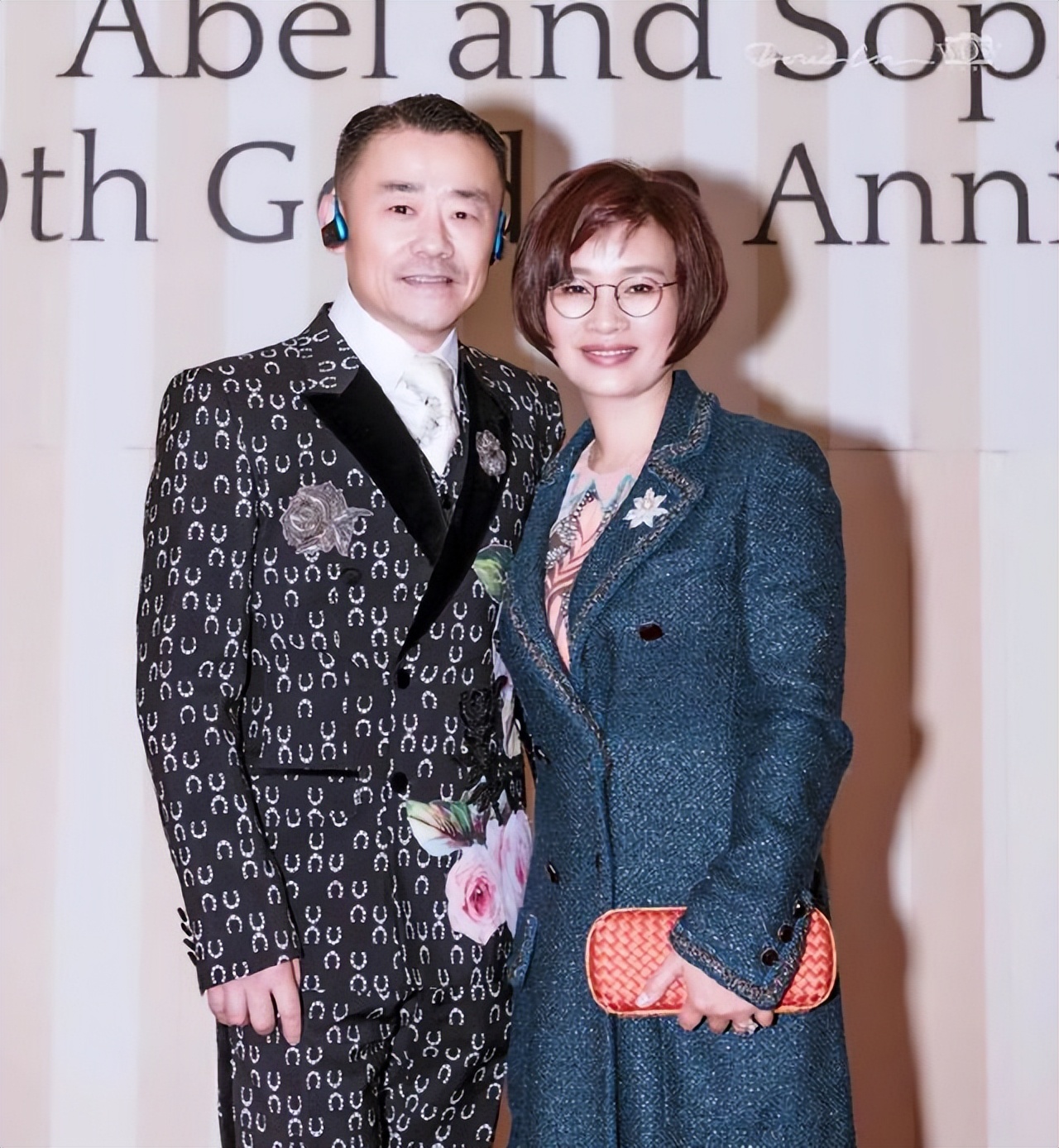 而当时的胡洁有家庭,还有两个孩子,丈夫叫杨胜华,是某位领导的司机