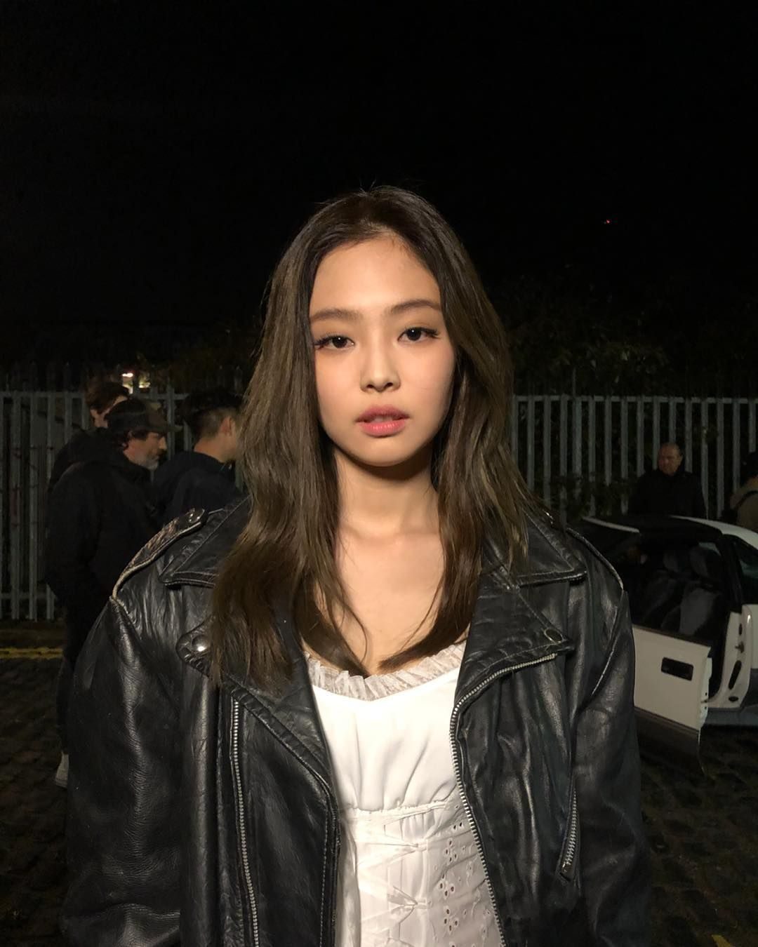 权志龙取关jennie惹争议jennie被喷是狗皮膏药gd被吐槽倒贴
