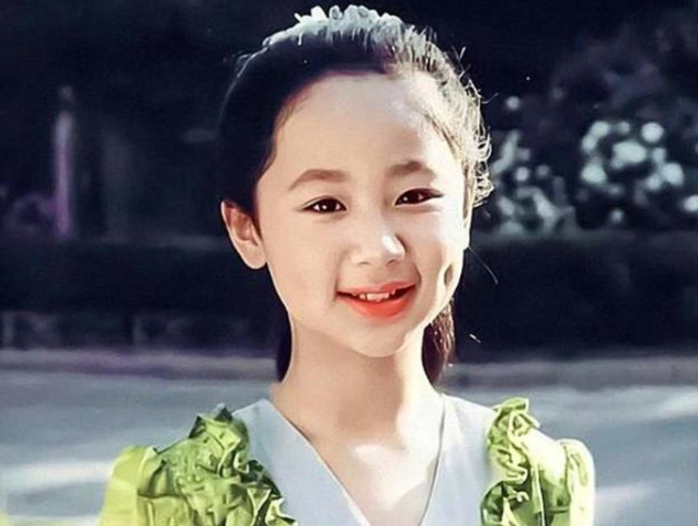 杨紫是大家非常熟悉的女明星了,童星出道的她因一部《家有儿女》红遍