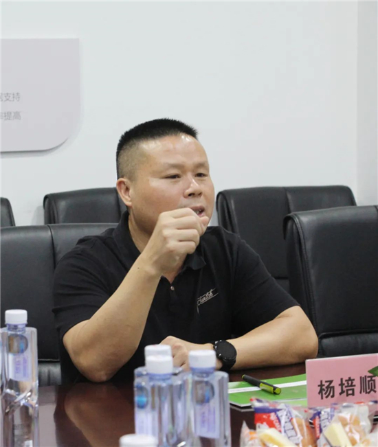 江西省于都县委书记黄法一行莅临中构新材商洽考察