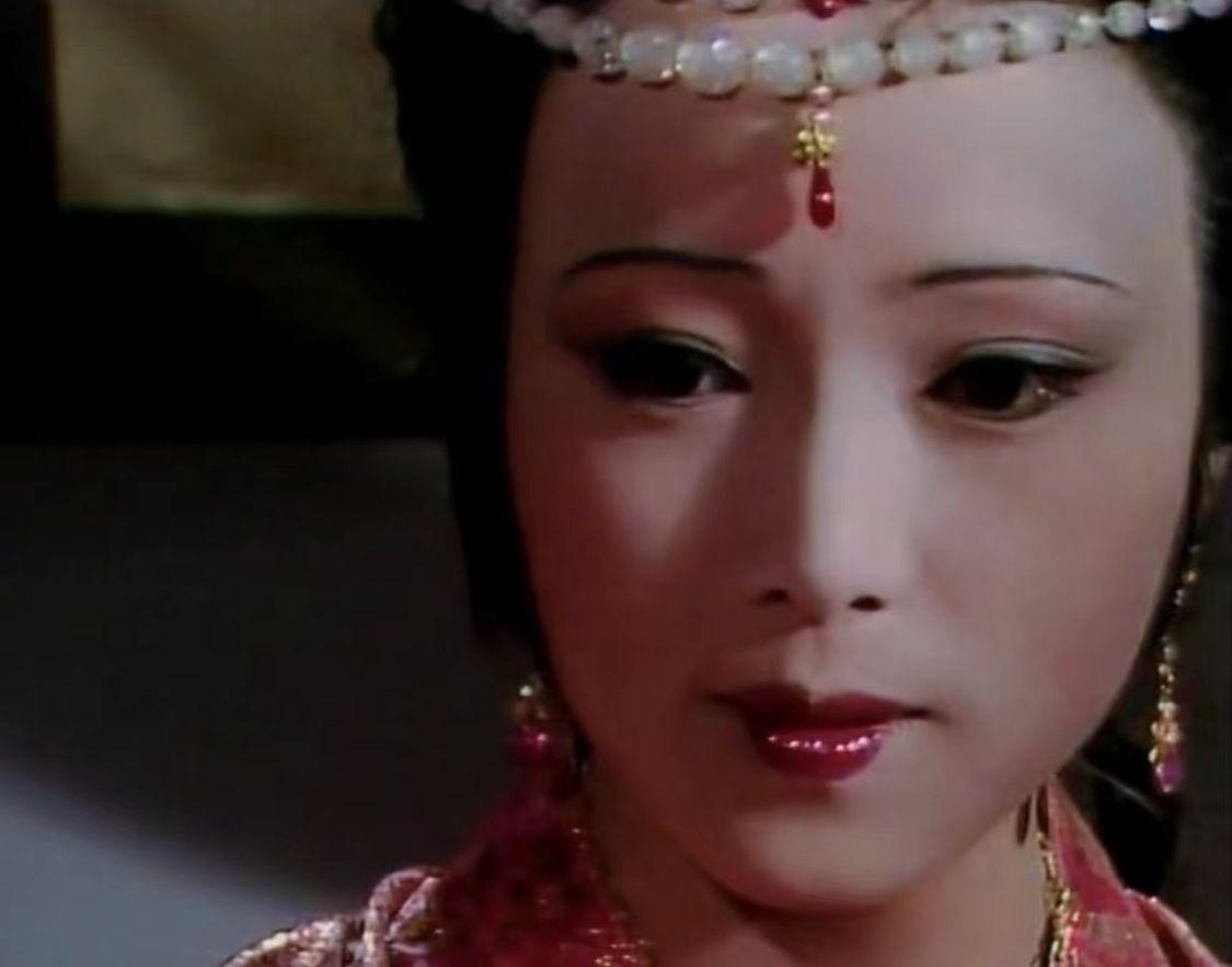 87版红楼梦秦可卿身上谜点多扮演者张蕾漏拍两场戏就出国了