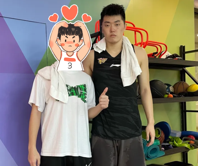 张皓嘉痊愈,并开启全面恢复训练,健身房极度自律!