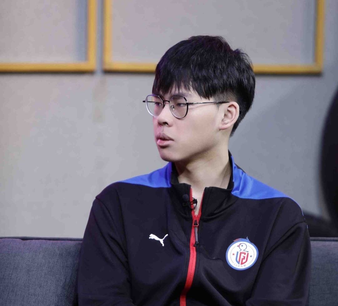 顾漫成火豹新老板,战队改名MYG?清清要去KSG?AG来了新打野休闲区蓝鸢梦想 - Www.slyday.coM 顾漫成火豹新老板,战队改名MYG?清清要去KSG?AG来了新打野休闲区蓝鸢梦想 - Www.slyday.coM