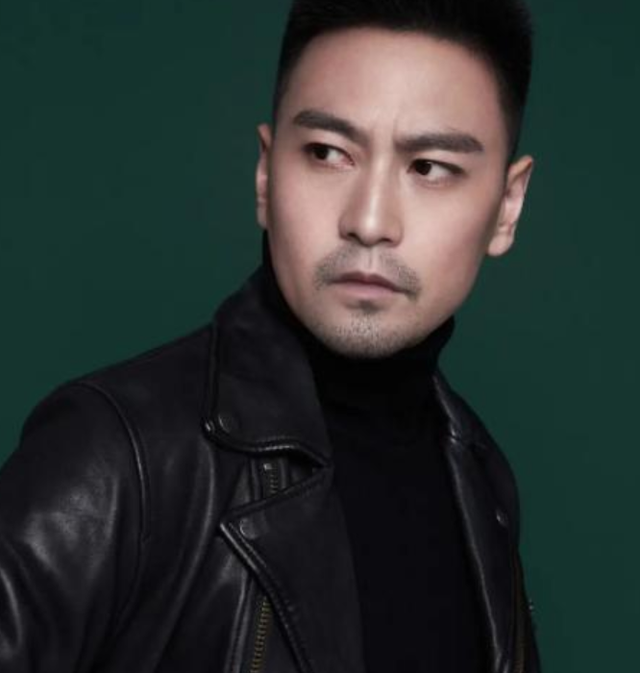 曾出演人民的名义演员李飞帮母亲卖鱼让多少演员羞红脸