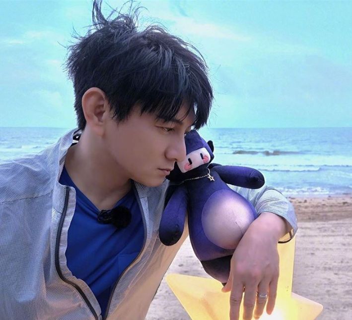 吴奇隆悄悄更换大头照和刘诗诗婚姻状态一看就懂