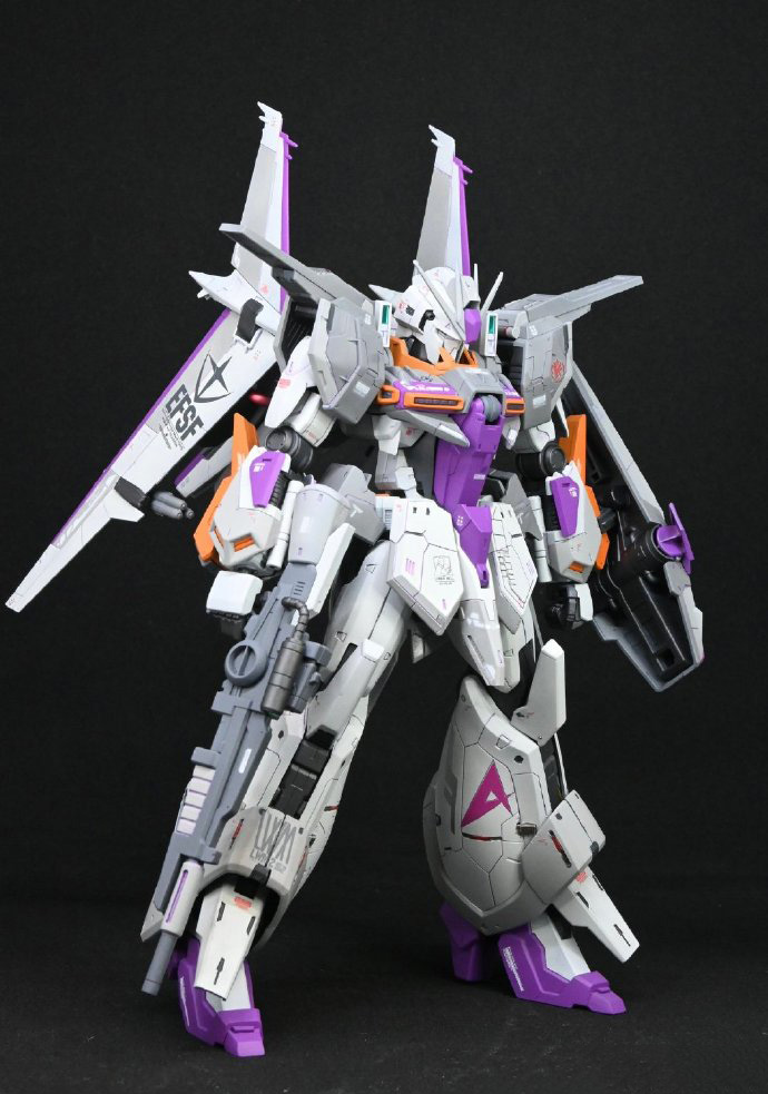 机动战士高达re林德虫z3配色高达模型