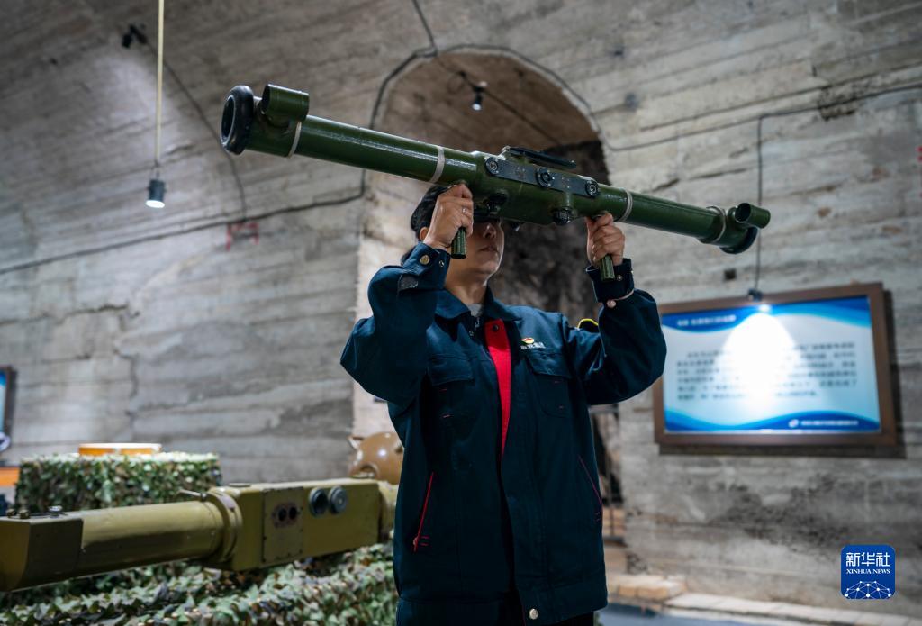 新华全媒+｜“藏”在山洞里的博物馆——中国光学历史博物馆休闲区蓝鸢梦想 - Www.slyday.coM