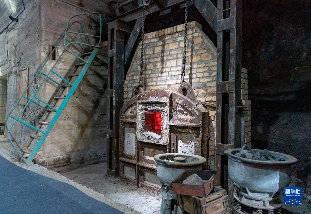 新华全媒+｜“藏”在山洞里的博物馆——中国光学历史博物馆休闲区蓝鸢梦想 - Www.slyday.coM