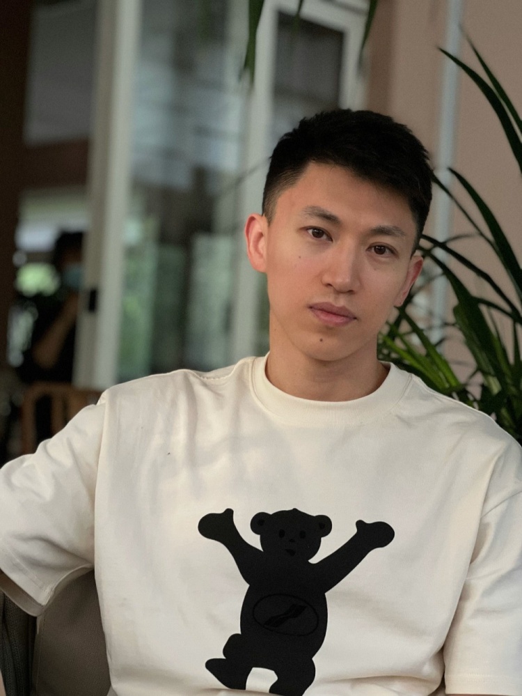 依旧帅气!刘晓宇发博晒照:失踪人口回归了|刘晓宇|北京男篮|北京队_新