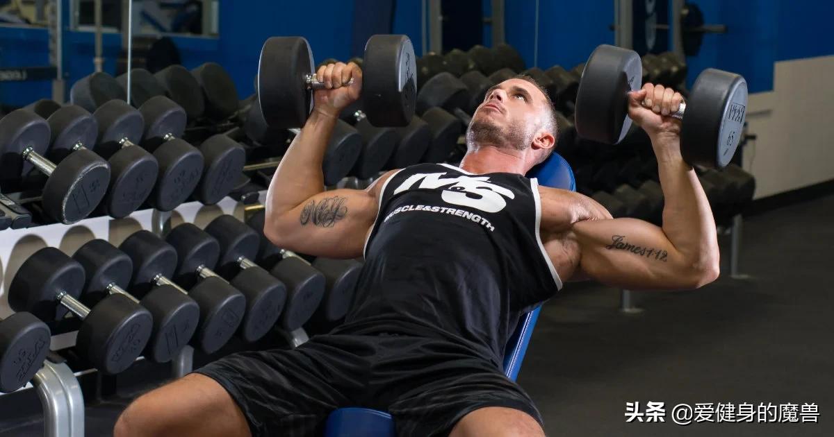 每个人都拼命练胸为什么注意这一点会更快增大维度