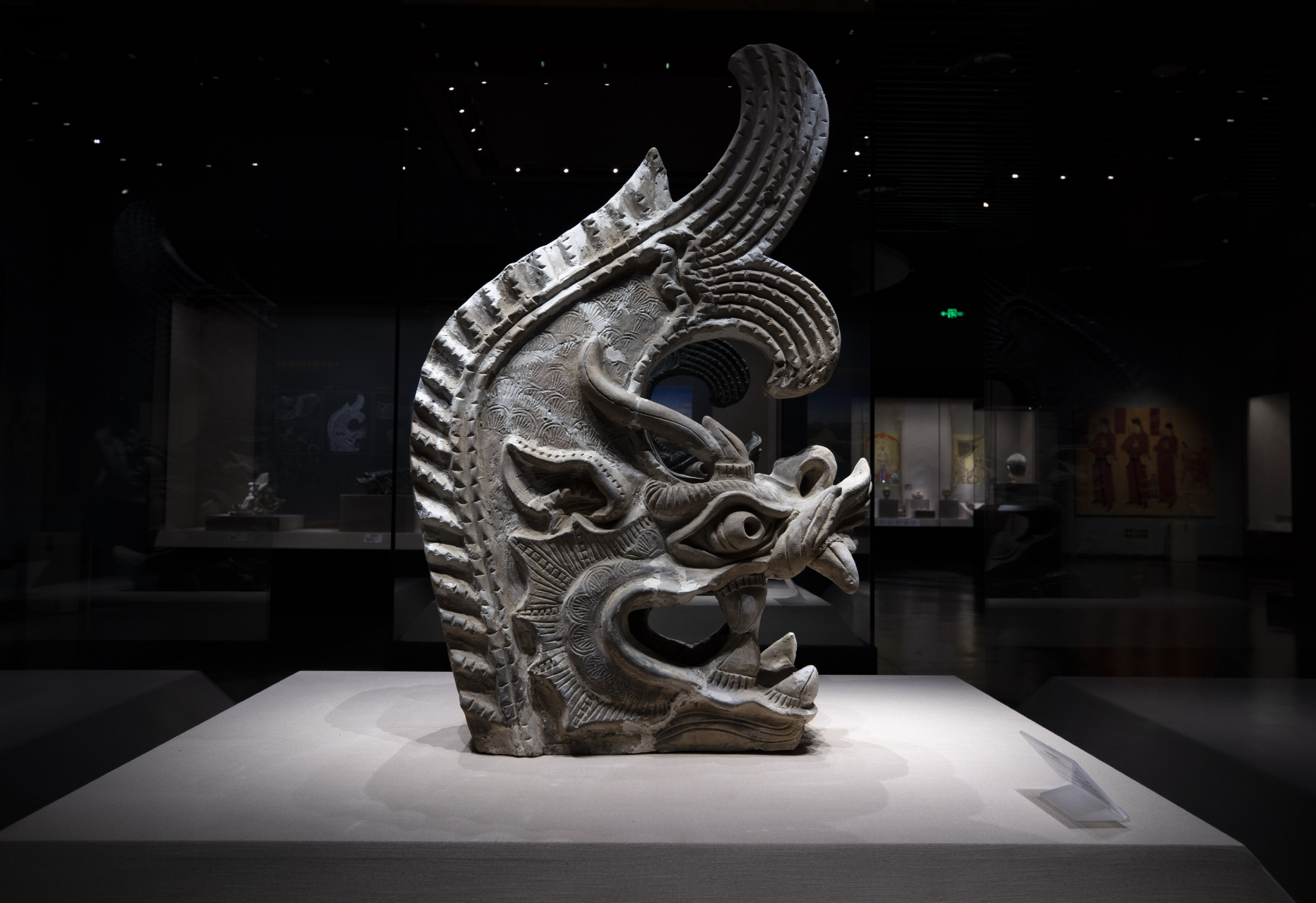 这是5月16日拍摄的宁夏博物馆的馆藏文物灰陶鸱吻 .