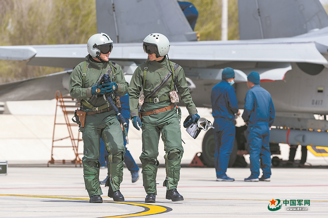 北部战区空军航空兵某旅跨代换装如何飞出了进阶加速度