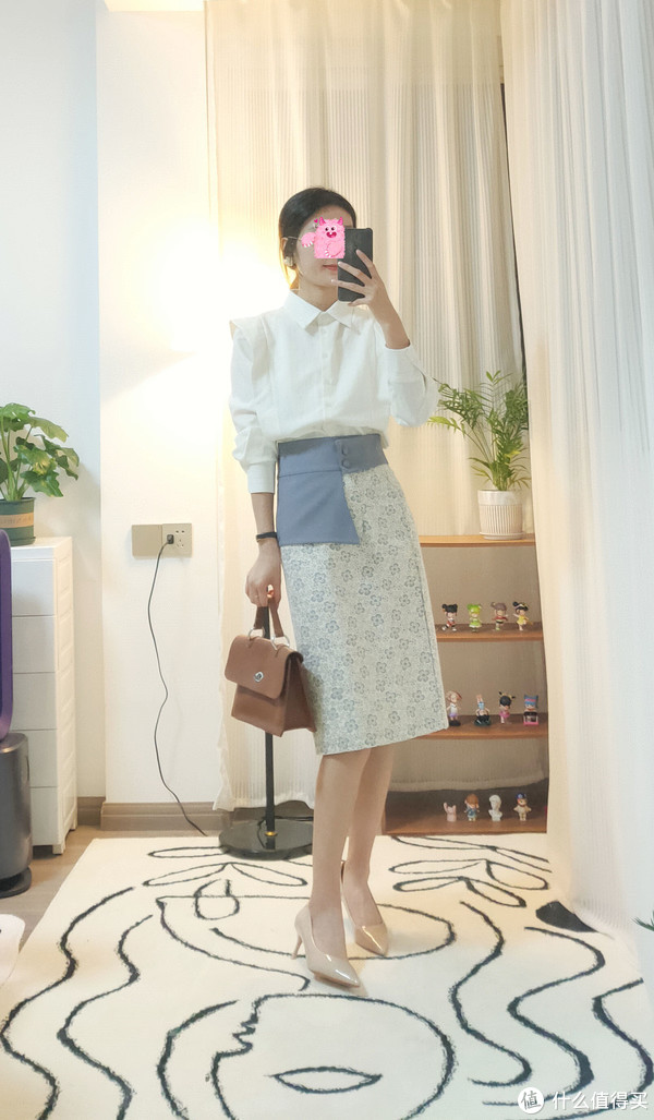 上班穿搭，气质比时髦重要么？6套真人秀穿搭，打造职场OL风！休闲区蓝鸢梦想 - Www.slyday.coM