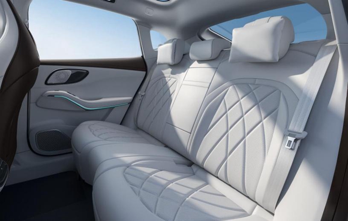 硬核屏霸飞凡r7内饰首曝光