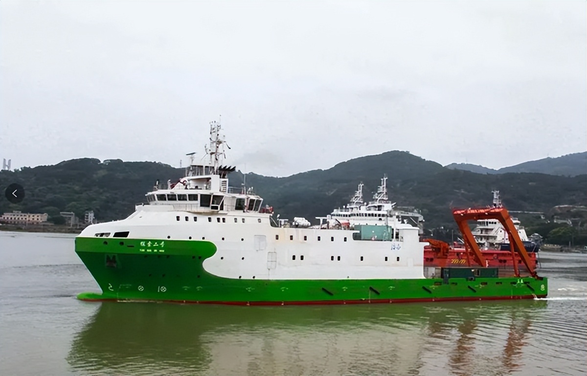 "探索二号"科考船安全返航,深海3689米新发现获取大量生物标本|科考船