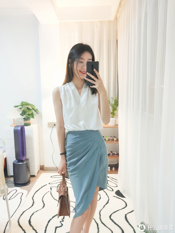 上班穿搭，气质比时髦重要么？6套真人秀穿搭，打造职场OL风！休闲区蓝鸢梦想 - Www.slyday.coM