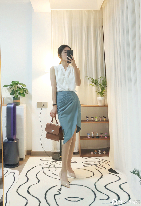 上班穿搭，气质比时髦重要么？6套真人秀穿搭，打造职场OL风！休闲区蓝鸢梦想 - Www.slyday.coM