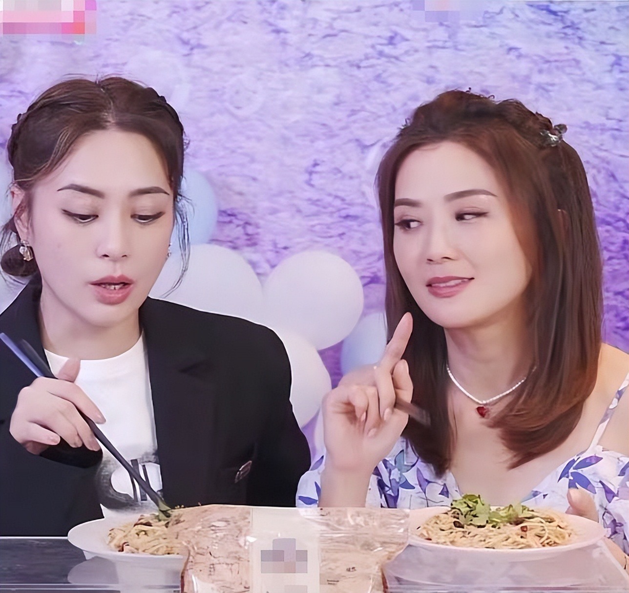 41岁阿娇直播卖面条,辣到眉头紧皱狂喝水,网友:一直在吃老本休闲区蓝鸢梦想 - Www.slyday.coM 41岁阿娇直播卖面条,辣到眉头紧皱狂喝水,网友:一直在吃老本休闲区蓝鸢梦想 - Www.slyday.coM