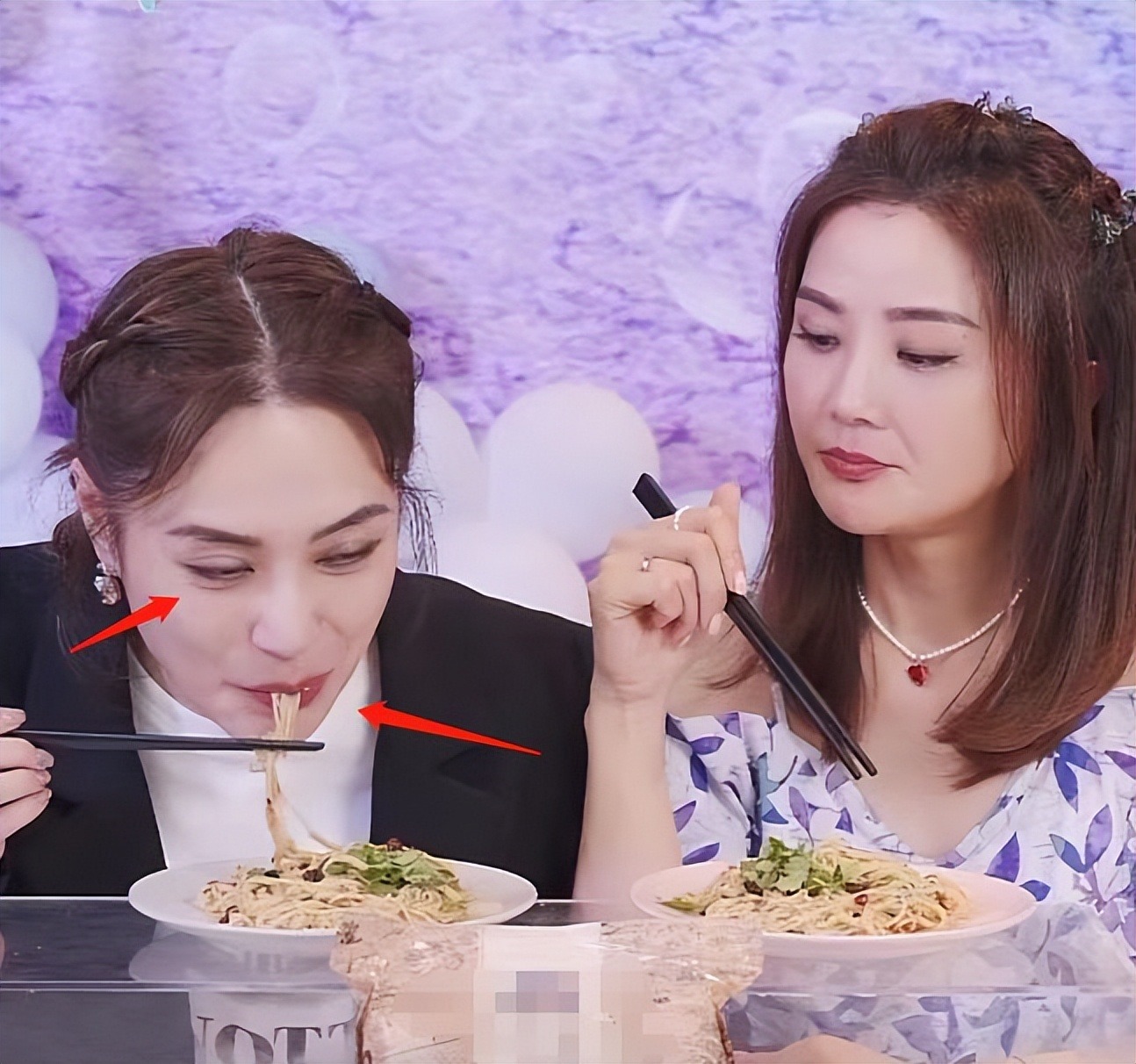 41岁阿娇直播卖面条,辣到眉头紧皱狂喝水,网友:一直在吃老本休闲区蓝鸢梦想 - Www.slyday.coM 41岁阿娇直播卖面条,辣到眉头紧皱狂喝水,网友:一直在吃老本休闲区蓝鸢梦想 - Www.slyday.coM