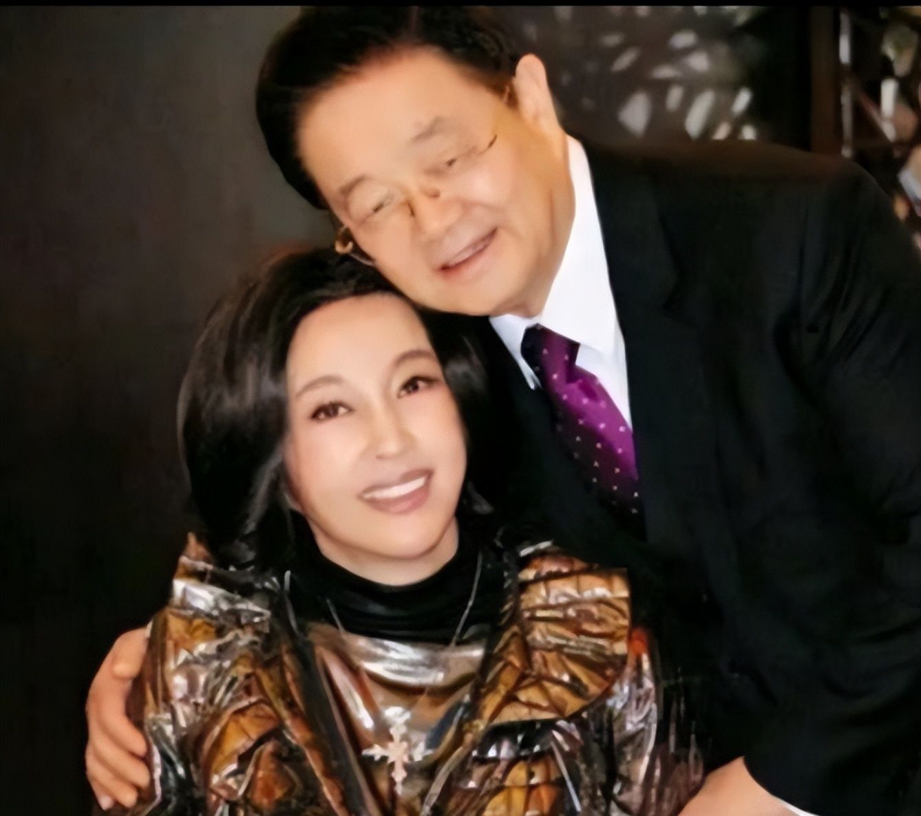 刘晓庆60岁再嫁圈外富豪老公没办法不嫁他太宠我了