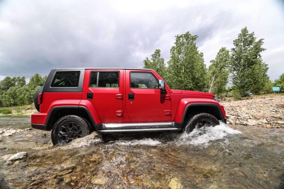 越野烧钱玩不起开bj40刀锋英雄柴油版出游柴好