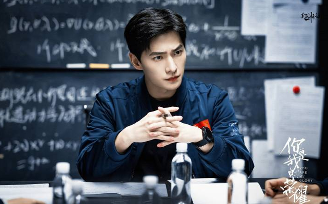 梦幻联动，杨幂杨洋顾漫合伙买下火豹战队，粉丝：来一局明星赛吧休闲区蓝鸢梦想 - Www.slyday.coM