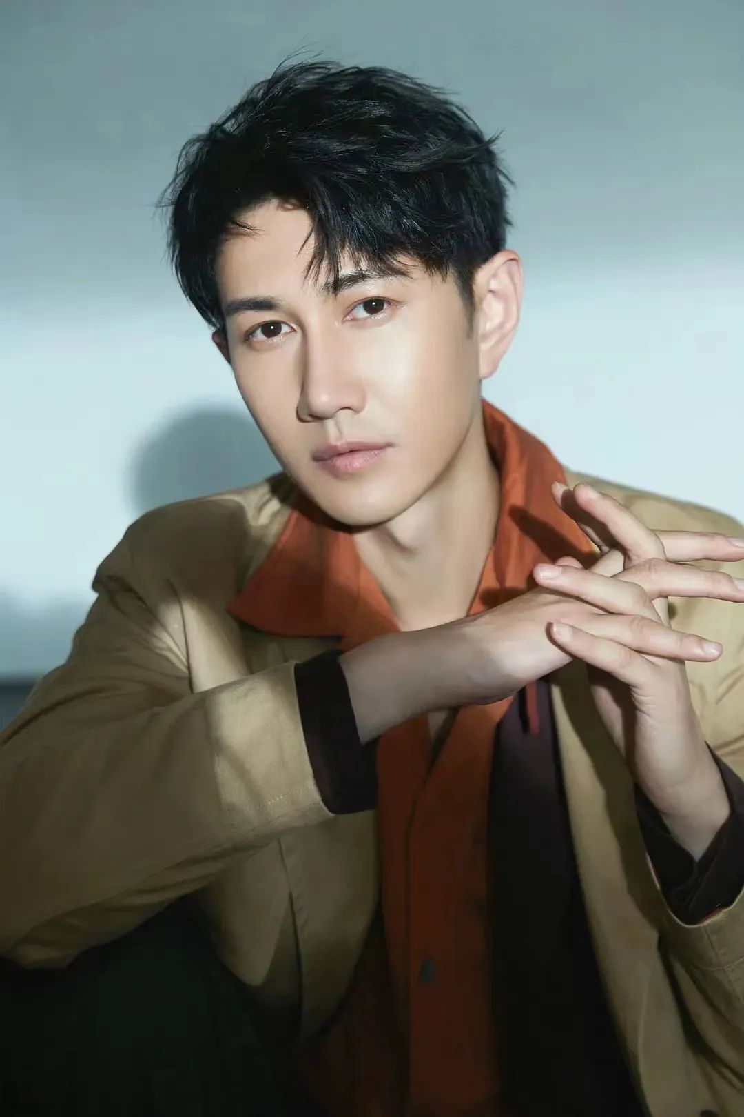 何明翰影视寒潮中逆行的中生代力量