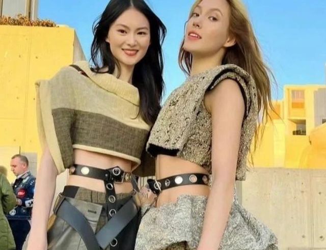 18岁谷爱凌晒与超模贺聪最新合照!两人跨界同框,美貌不相上下休闲区蓝鸢梦想 - Www.slyday.coM 18岁谷爱凌晒与超模贺聪最新合照!两人跨界同框,美貌不相上下休闲区蓝鸢梦想 - Www.slyday.coM