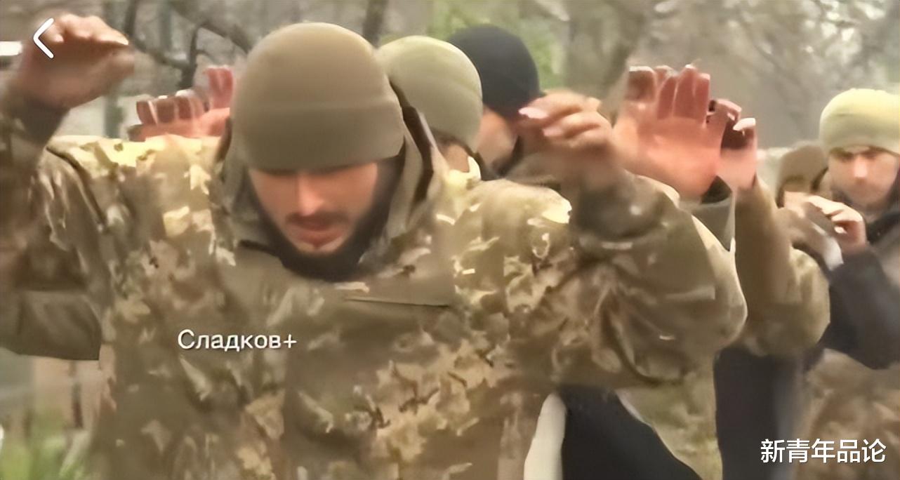 俄乌冲突已进入转折点,亚速营钢铁厂乌军士兵举白旗投降休闲区蓝鸢梦想 - Www.slyday.coM 俄乌冲突已进入转折点,亚速营钢铁厂乌军士兵举白旗投降休闲区蓝鸢梦想 - Www.slyday.coM