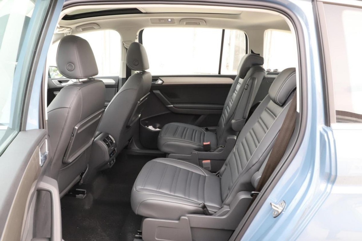 6座布局主动刹车百公里油耗63升实拍大众途安l顶配版