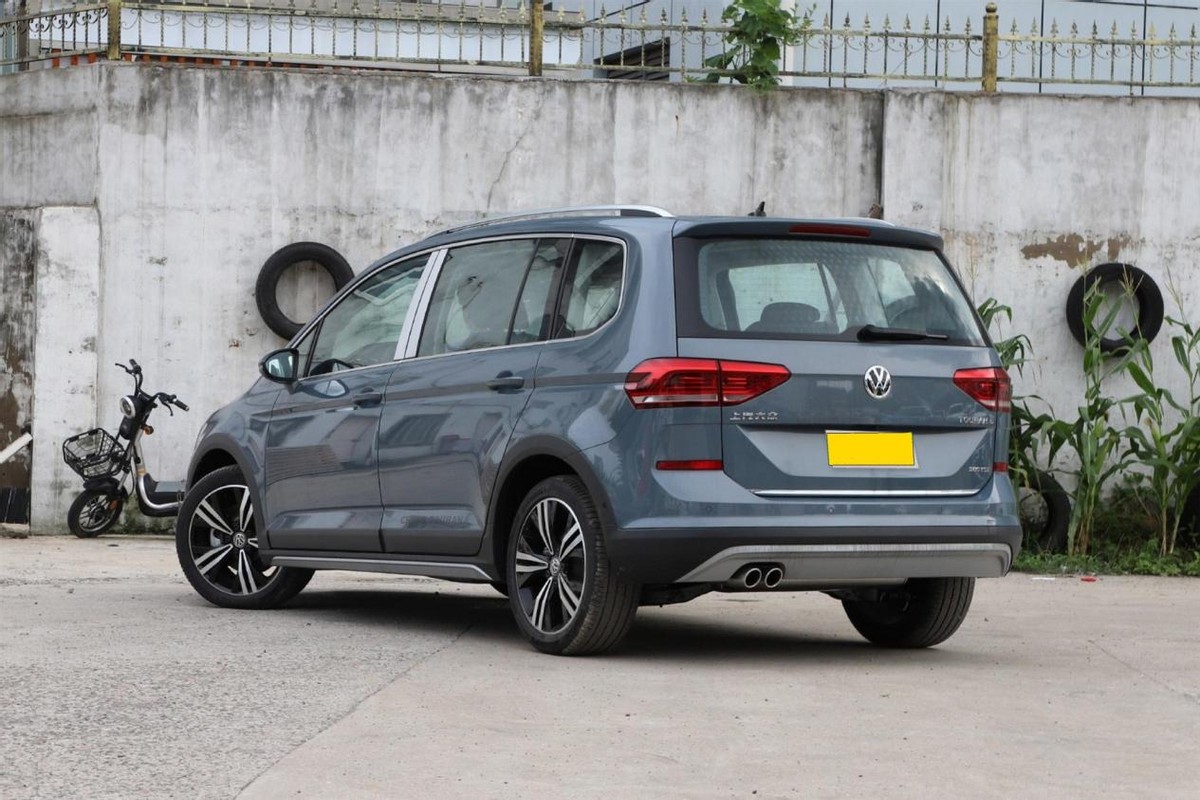 6座布局主动刹车百公里油耗63升实拍大众途安l顶配版