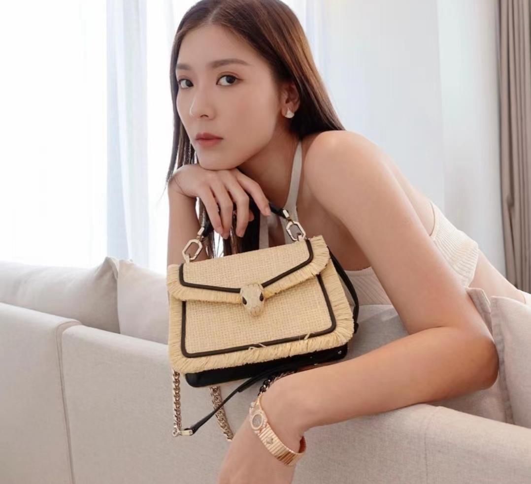 富贵!香港人气女神成功转型当KOL,升级豪门少奶奶夫家家境显赫休闲区蓝鸢梦想 - Www.slyday.coM 富贵!香港人气女神成功转型当KOL,升级豪门少奶奶夫家家境显赫休闲区蓝鸢梦想 - Www.slyday.coM